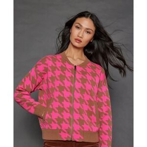 Lisa Todd Wool Cardigan in bright pink and camel houndstooth- size M
